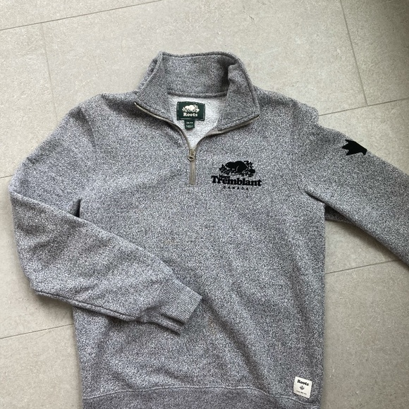 Roots Mount Tremblant Quarter Zip - Picture 1 of 3